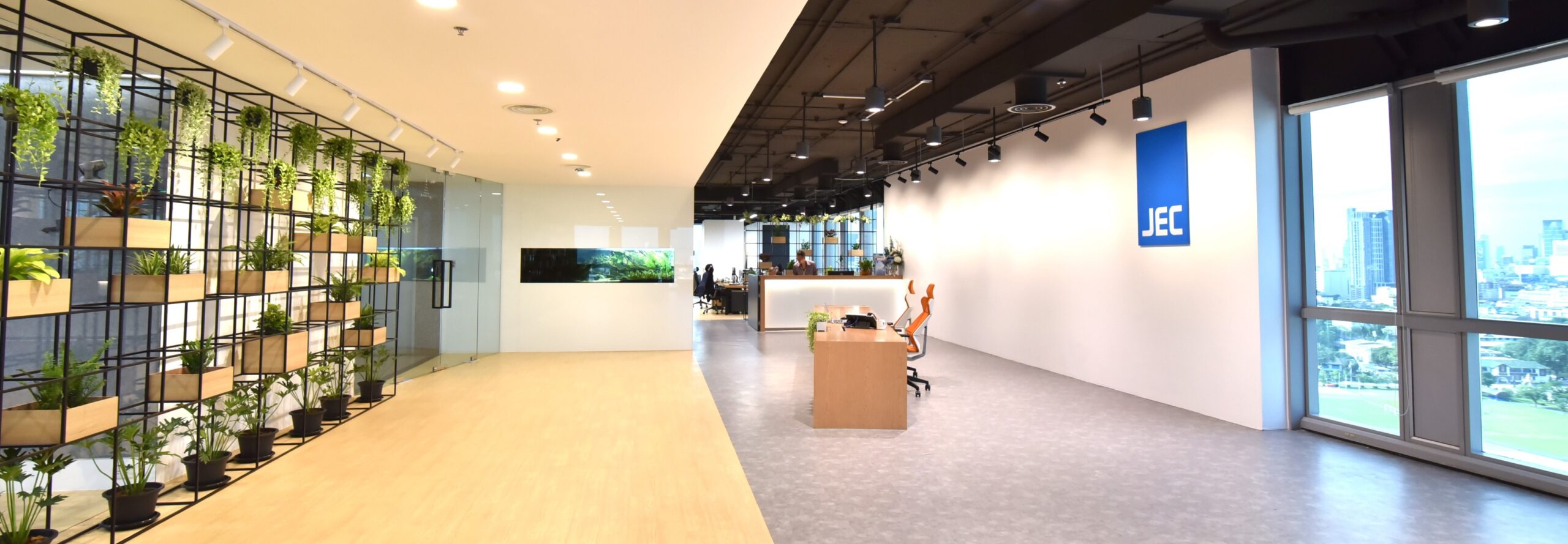 ติดต่อเรา